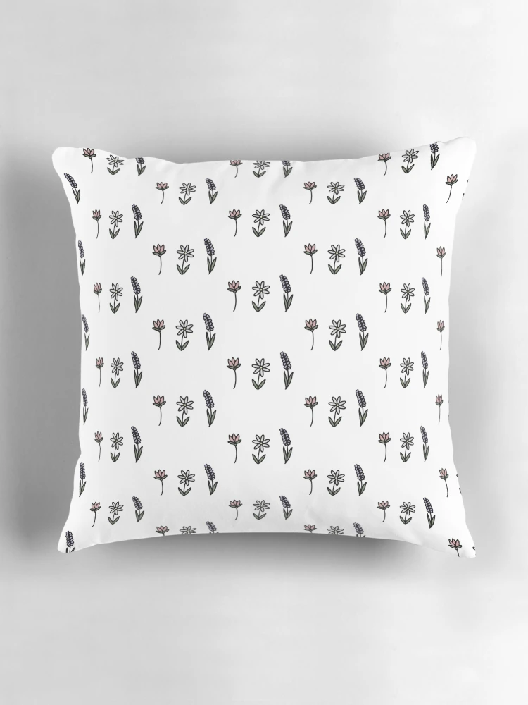 Aperçu 3 sur 4. Coussin avec l'œuvre Fleurs créée et vendue par Reeseworks.