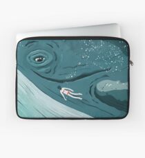 Whale dive Laptop Sleeve