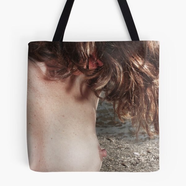 Aperçu de l'œuvre femme nue, à, plage, détail créée et vendue par LuminusProject.