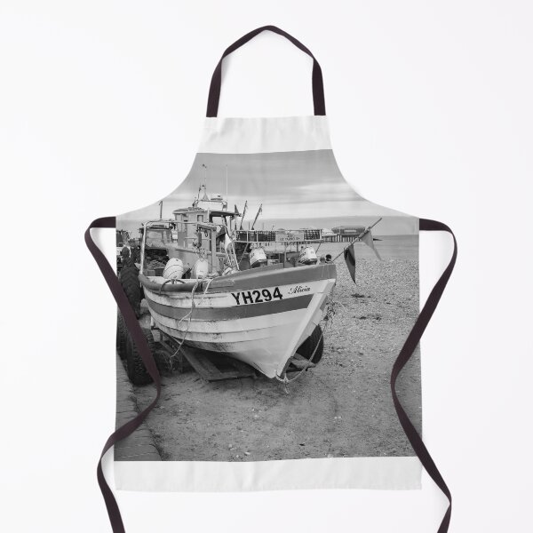Artikelvorschau, Traditional fishing boat on Cromer beach in black and white entworfen und verkauft von yackers1.