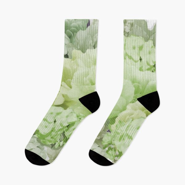 Aperçu de l'œuvre Floral vert brumeux créée et vendue par Designsbyshell.