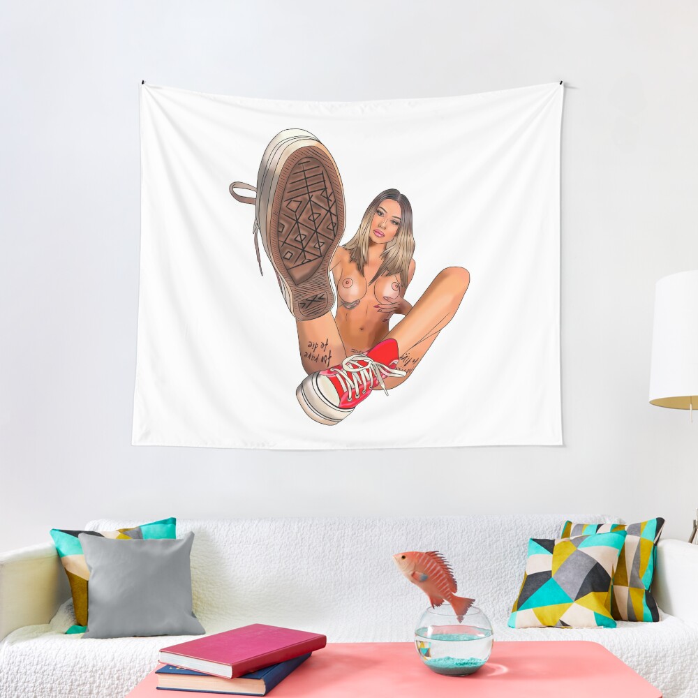 Süßes Tätowiertes Mädchen Nackt Wandbehang Von Kmihov Redbubble