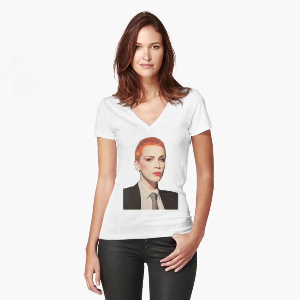 Aperçu de l'œuvre T-shirt moulant col V créée et vendue par Amberlenoxe.