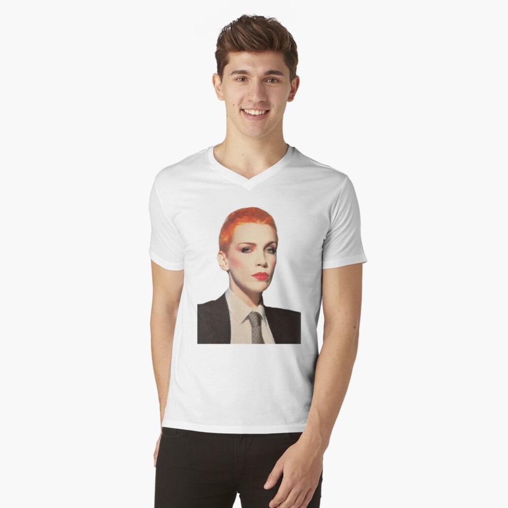 Aperçu de l'œuvre T-shirt col V créée et vendue par Amberlenoxe.