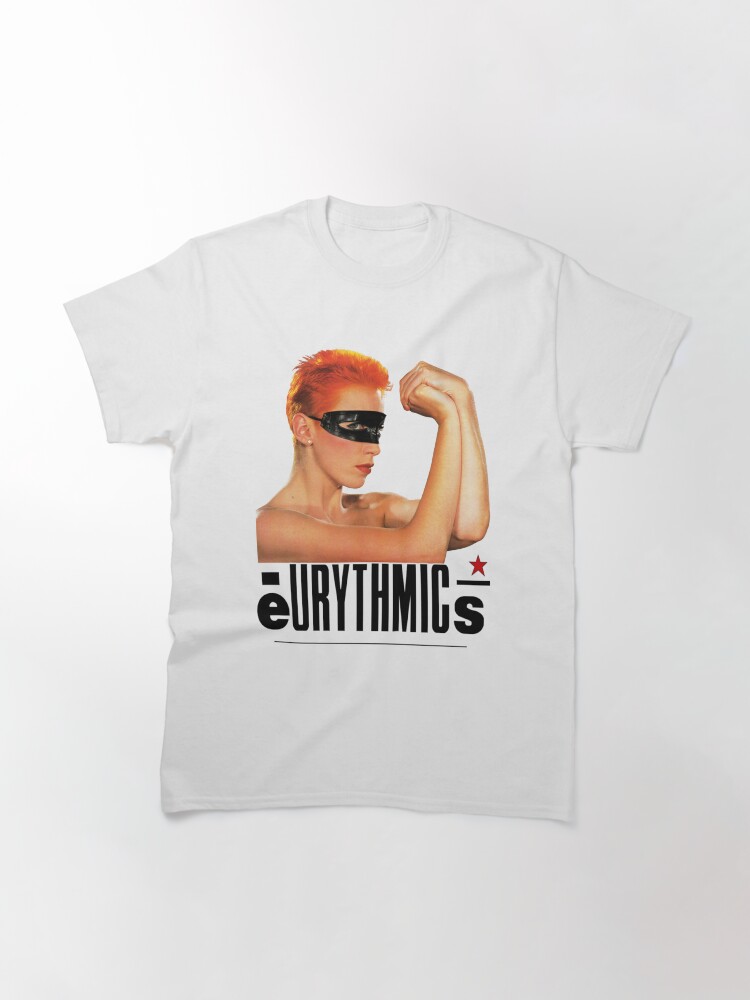 Aperçu 3 sur 7. T-shirt classique avec l'œuvre Eurythmique - Annie Lennox - Dave Stewart créée et vendue par Amberlenoxe.