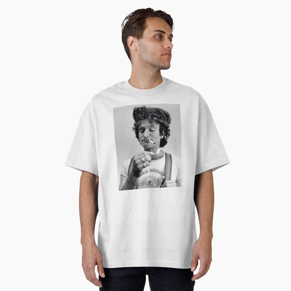 Aperçu de l'œuvre T-shirt oversize créée et vendue par gintrauma.