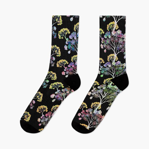 Item preview, flowers and berries designed and sold by clemfloral.
