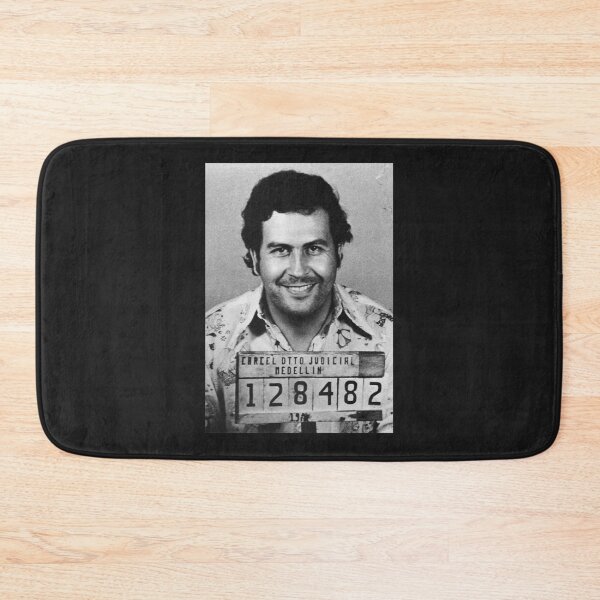 Artikelvorschau, Pablo Escobar-wesentliches T-Shirt entworfen und verkauft von RamonHudeco.