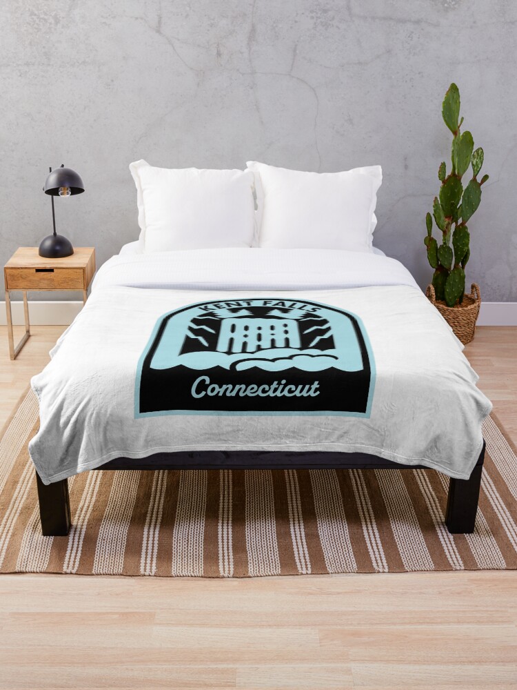 Aperçu 1 sur 6. Plaid avec l'œuvre Kent Falls Connecticut créée et vendue par HalpinDesign.