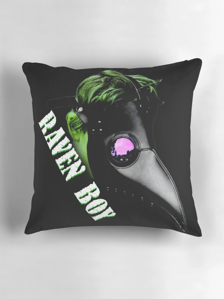 Aperçu 3 sur 4. Coussin avec l'œuvre Raven Boy Cruz Lewis TBW Marchandise créée et vendue par Tennessee Backyard Wrestling.