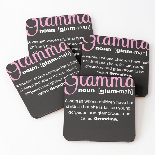 Aperçu de l'œuvre Glamma Definition Cadeaux de grand-mère cool T-shirt coupe relax créée et vendue par PeerCarlsson.