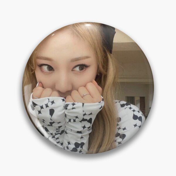 Artikelvorschau, NingNing Kpop Selfie Aespa entworfen und verkauft von rttruong999.