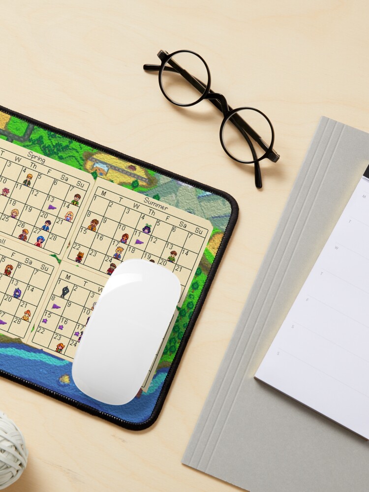 Aperçu 3 sur 5. Tapis de souris avec l'œuvre Stardew Valley - Calendrier du tapis de souris créée et vendue par JudgementPic.