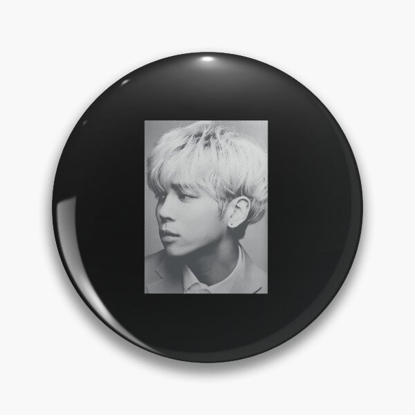 Artikelvorschau, RIP Jonghyun wesentliches T-Shirt entworfen und verkauft von DanielMocken.