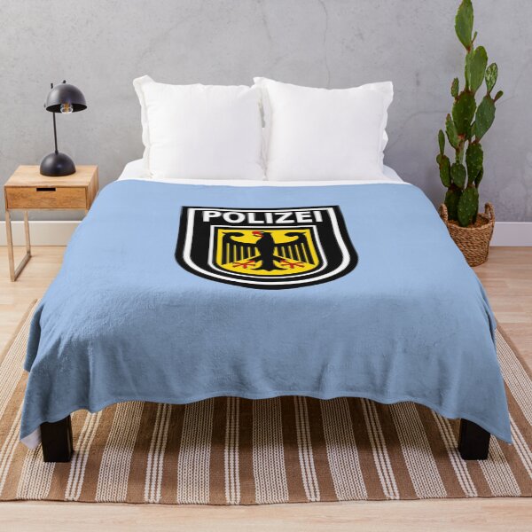 Artikelvorschau, BEST SELLER Polizei Deutsches Logo Merchandise Essential T-Shirt entworfen und verkauft von LenaDrefs.