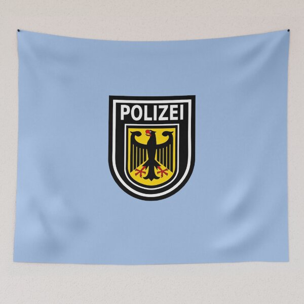 Artikelvorschau, BEST SELLER Polizei Deutsches Logo Merchandise Essential T-Shirt entworfen und verkauft von LenaDrefs.