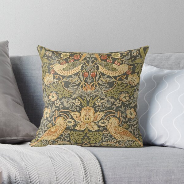 William Morris , strawberry thief Throw Pillow