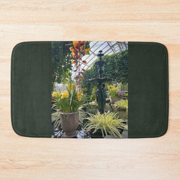 Artikelvorschau, Brunnen im Enid Haupt Conservatory, New York Botanical Gardens, NYC entworfen und verkauft von ExploreOutdoors.
