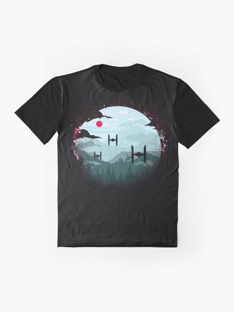 Imagen 4 de 5, Camiseta gráfica con la obra Cazas TIE al amanecer, diseñada y vendida por therocketman.