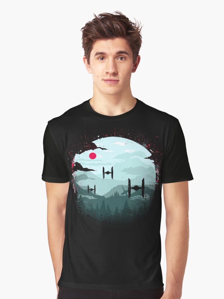Imagen 1 de 5, Camiseta gráfica con la obra Cazas TIE al amanecer, diseñada y vendida por therocketman.