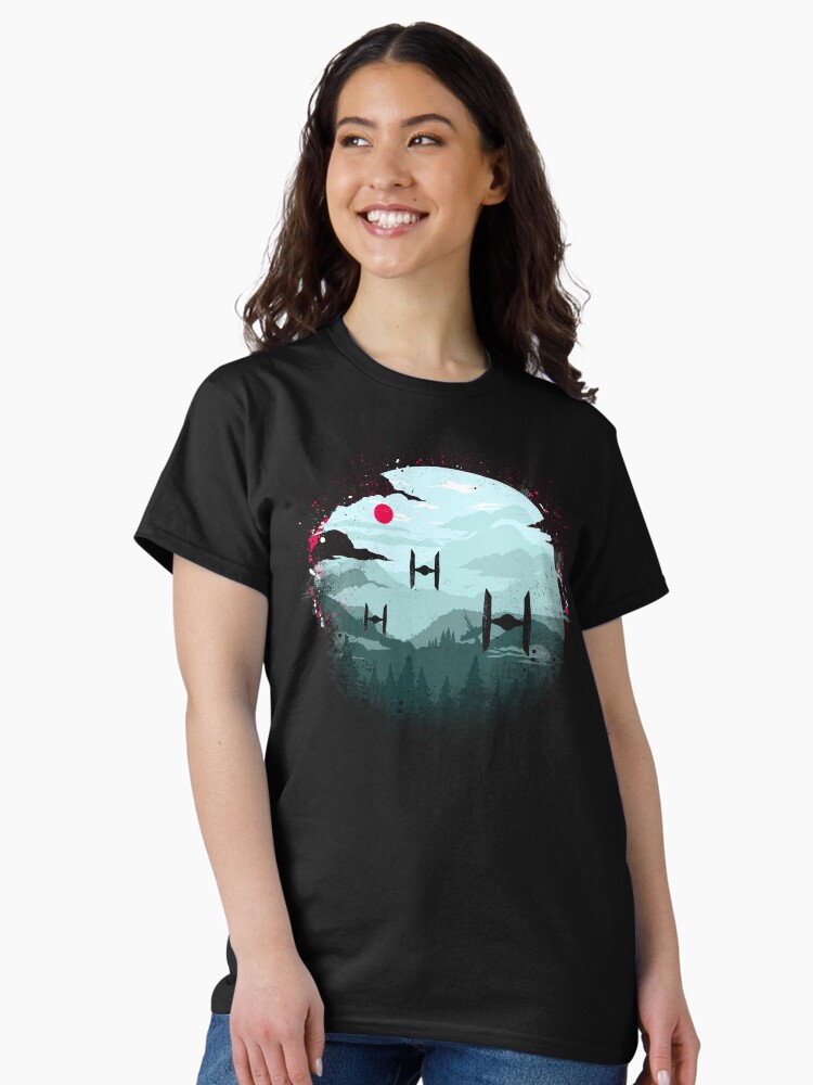 Aperçu 2 sur 7. T-shirt classique avec l'œuvre Chasseurs TIE à l'aube créée et vendue par therocketman.