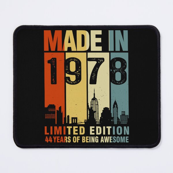 ur,mouse_pad_small_flatlay,