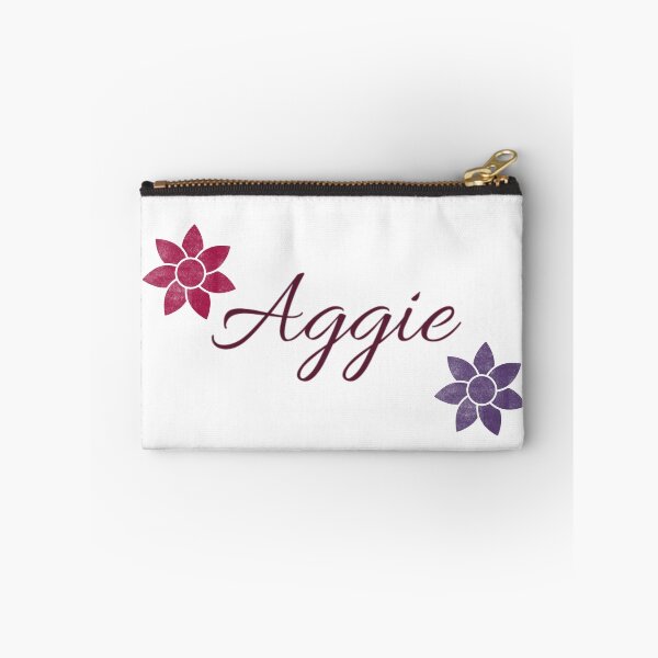 Artikelvorschau, Aggie Floral Name Kalligraphie Design entworfen und verkauft von Cora Gregory.