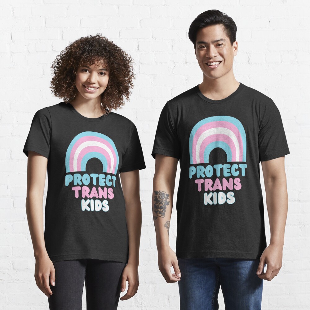 Disover PROTECT TRANS KIDS WITH TRANS FLAG COLORS ON RAINBOW | Essential T-Shirt 