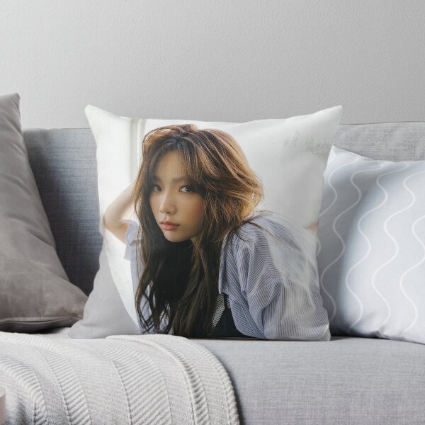 MY VOICE TAEYEON Throw Pillow