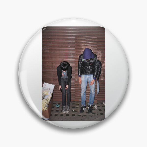 ur,pin_large_front,square,