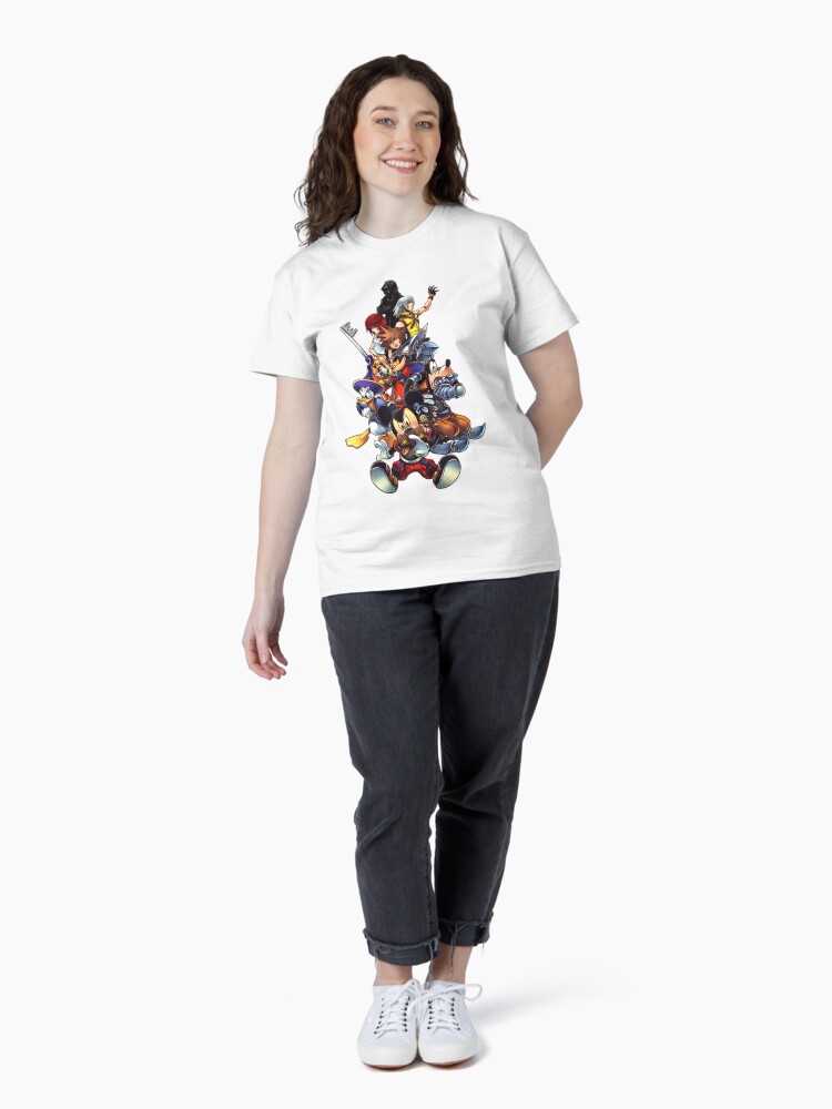 Imagen 4 de 7, Camiseta clásica con la obra Kingdom Hearts 2 Squad, diseñada y vendida por lenashai.