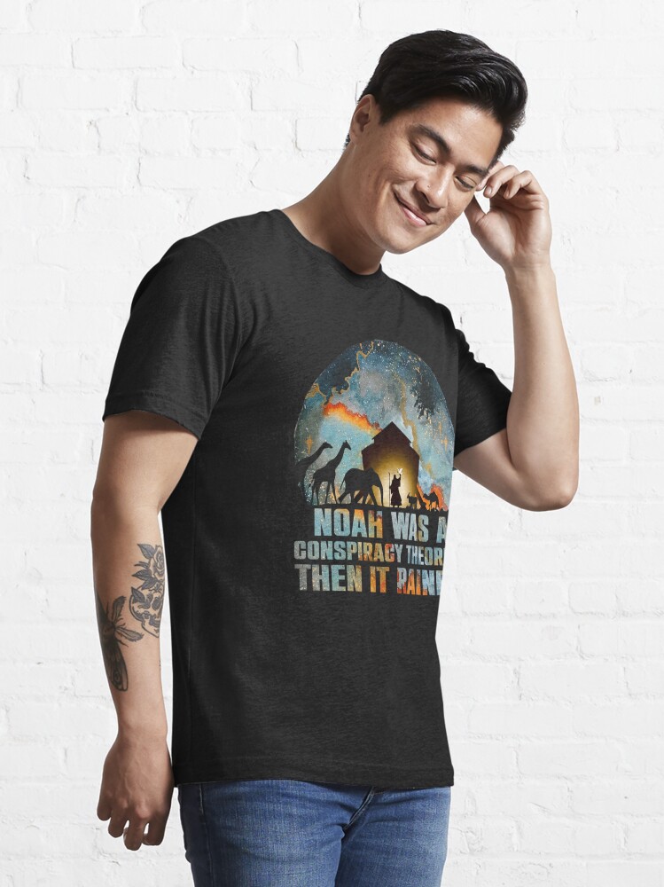 Disover Funny Noah Conspiracy Theorist Retro Sunset Animals | Essential T-Shirt 