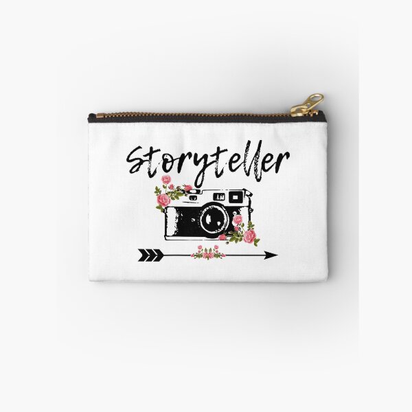 Aperçu de l'œuvre Photographe Storyteller Vintage Floral Camera Photography créée et vendue par shannange.