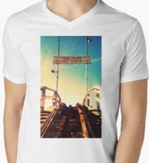... und genieße die Fahrt T-Shirt mit V-Ausschnitt