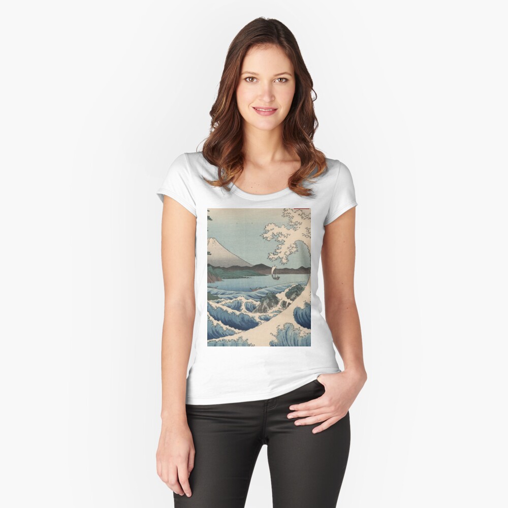 Artikel-Vorschau von Tailliertes Rundhals-Shirt, designt und verkauft von artcenter.
