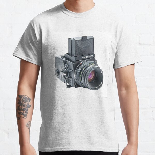 Zenza Bronica ETRSi Medium Format Film Camera & 75mm Lens Vintage / Retro / Analogue photography / Old School Pro! Classic T-Shirt