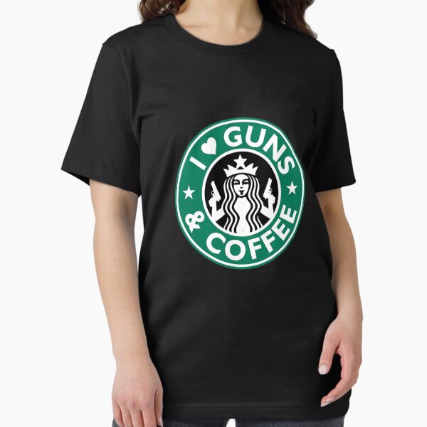 Vista previa del artículo con la obra «Amo las ARMAS Y el CAFÉ Camiseta Camiseta divertida de la pistola Camiseta esencial», diseñado y vendido por MariaBorgwardt.