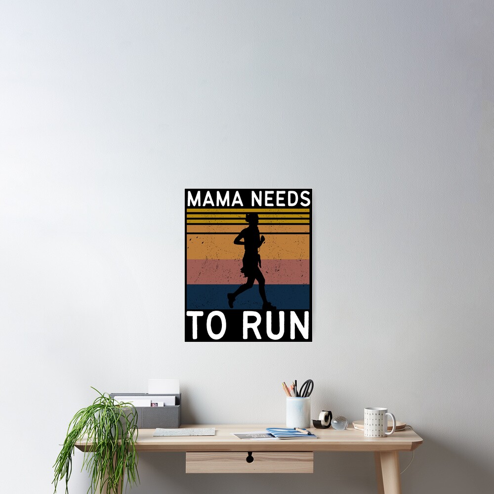 "Mama muss laufen, lustige Sprüche Running Mom" Poster von mathonshirts