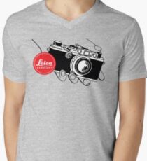 LEICA T-Shirt mit V-Ausschnitt