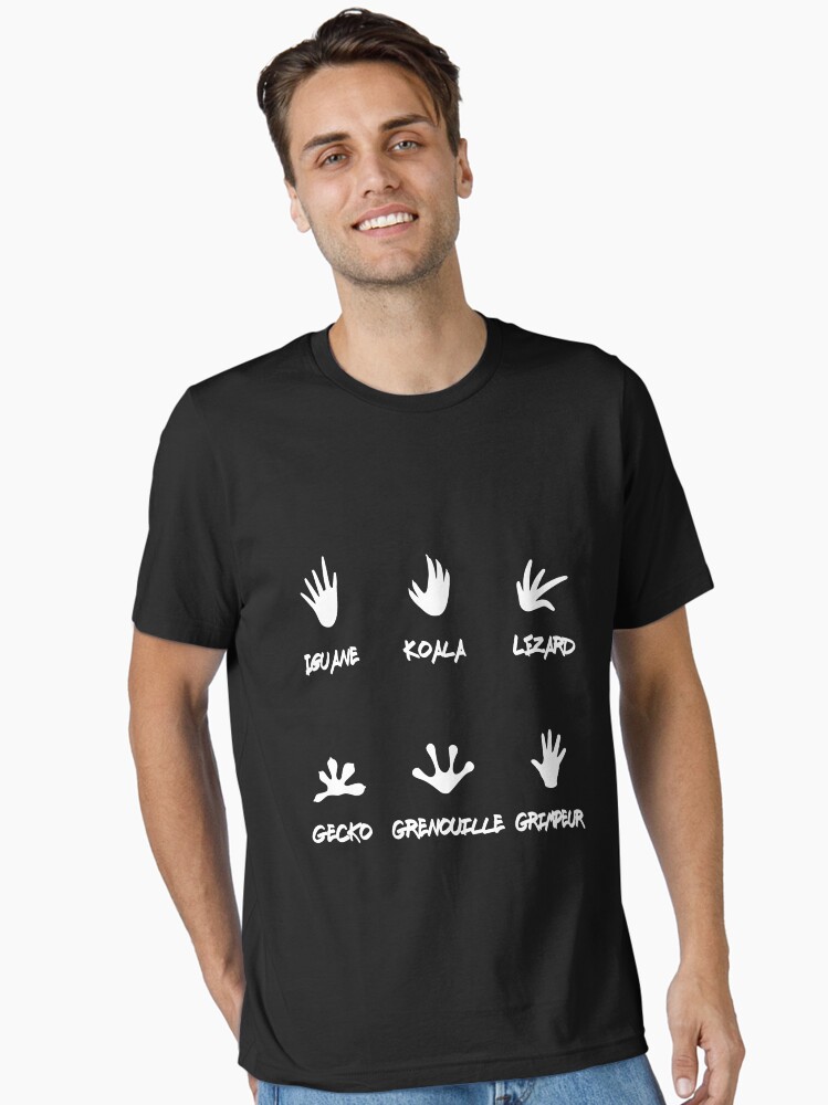 Aperçu 2 sur 7. T-shirt essentiel avec l'œuvre Empreintes sauvages créée et vendue par M1D33L.