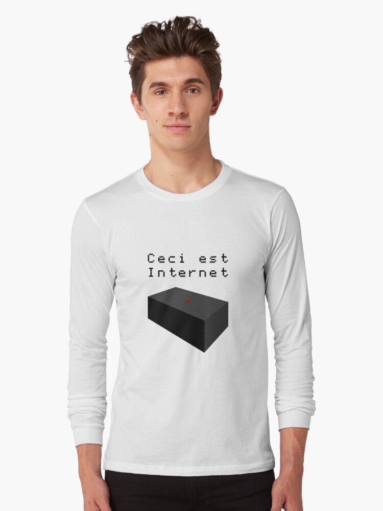 Aperçu 1 sur 5. T-shirt manches longues avec l'œuvre Ceci est Internet créée et vendue par M1D33L.
