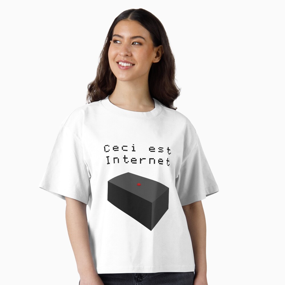 Aperçu de l'œuvre T-shirt boxy créée et vendue par M1D33L.
