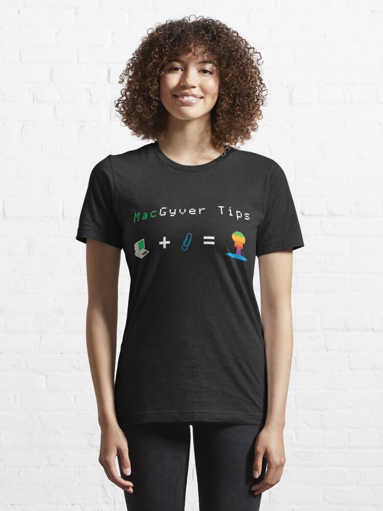 T-shirt essentiel avec l'œuvre Mac Giver Tips créée et vendue par M1D33L