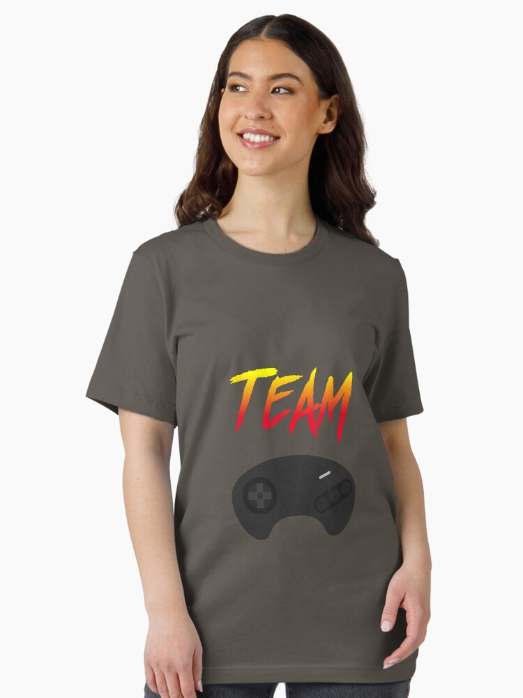 Aperçu 1 sur 7. T-shirt essentiel avec l'œuvre Team Megadrive créée et vendue par M1D33L.