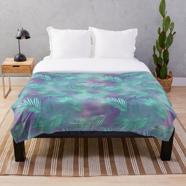 Artikelvorschau, Tropische aquamarine Blätter grün blau lila Schimmer entworfen und verkauft von Strawflower Oasis.