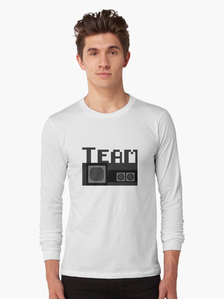 Aperçu 1 sur 5. T-shirt manches longues avec l'œuvre Team Master System créée et vendue par M1D33L.