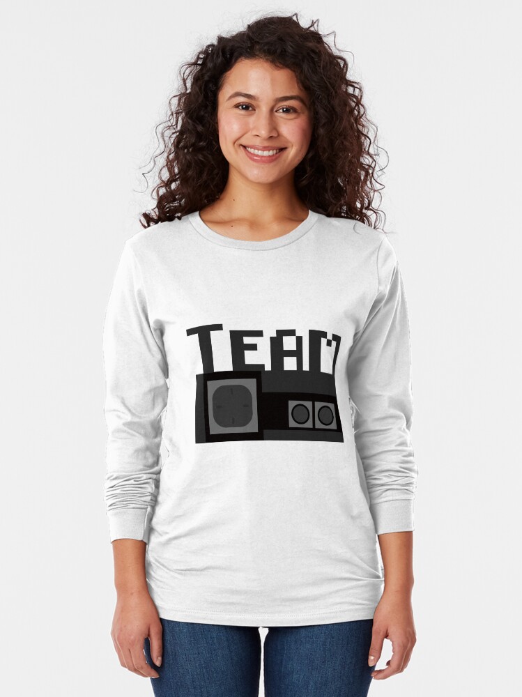 Aperçu 2 sur 5. T-shirt manches longues avec l'œuvre Team Master System créée et vendue par M1D33L.