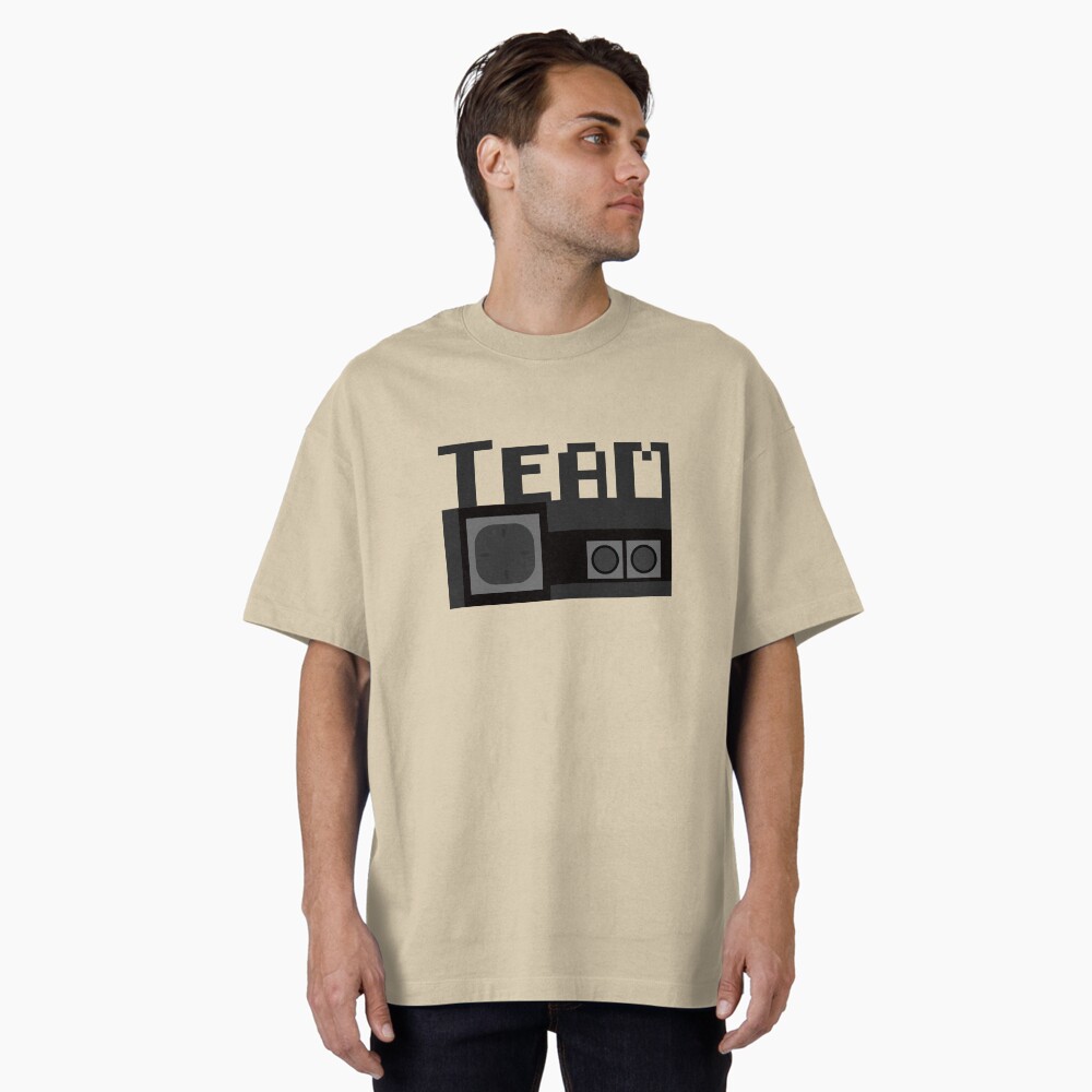 Aperçu de l'œuvre T-shirt oversize créée et vendue par M1D33L.