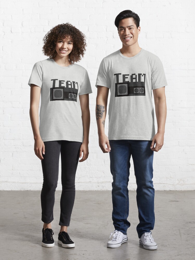 Aperçu 1 sur 7. T-shirt essentiel avec l'œuvre Team Master System créée et vendue par M1D33L.