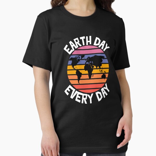 Artikel-Vorschau von  Tag der Erde T-Shirt, Tag der Erde jeden Tag, Geschenk für Naturliebhaber, niedliches Tag der Erde-Shirt für den Ökologen-Planetenschutz im Freien., designt und verkauft von DesignedBySnip.